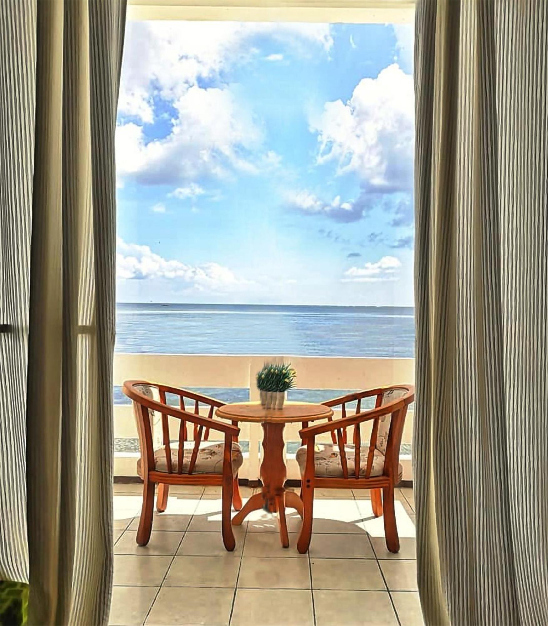 Casa Almarenzo Bed & Breakfast Bolinao Exterior foto