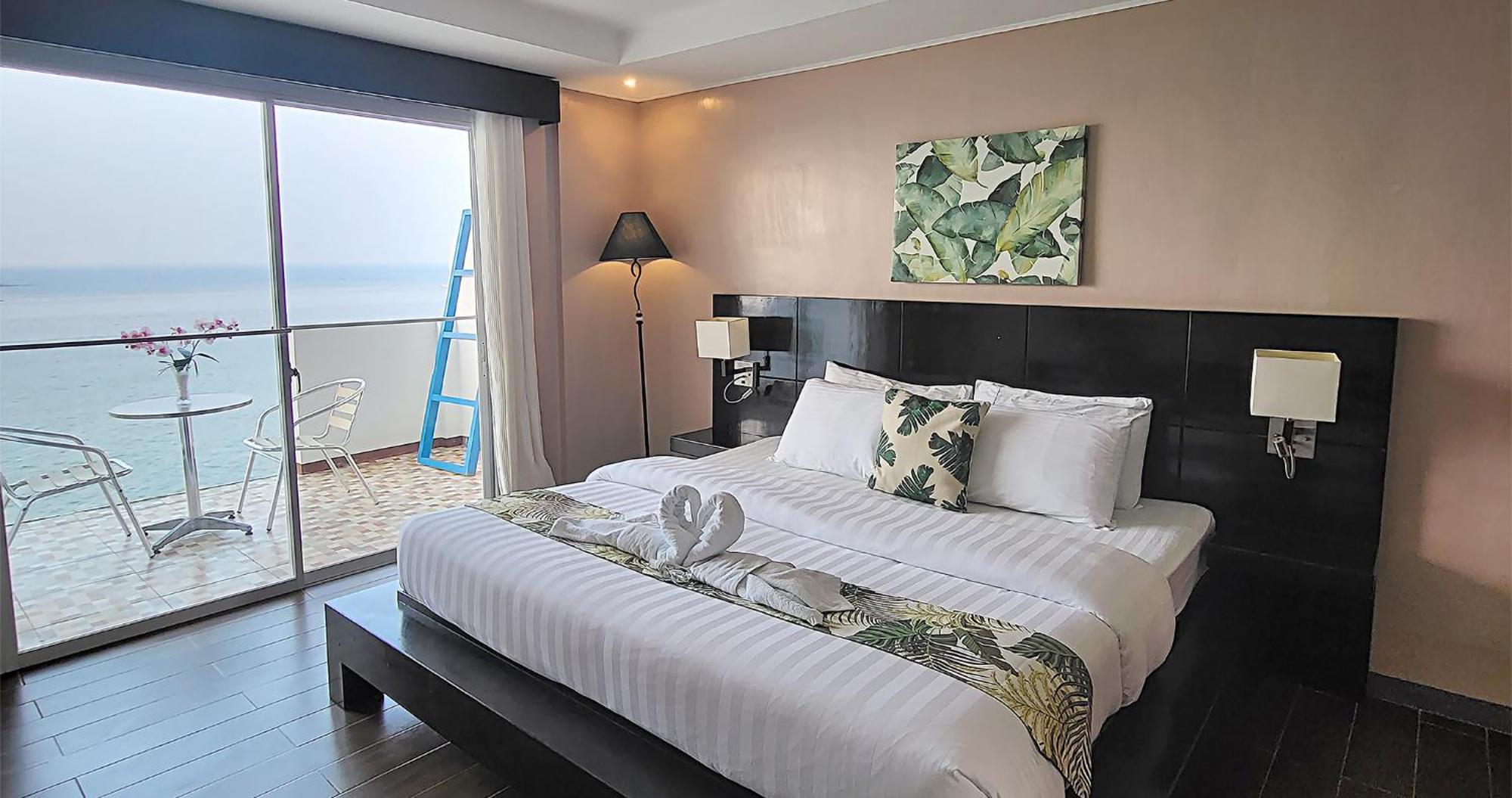 Casa Almarenzo Bed & Breakfast Bolinao Exterior foto